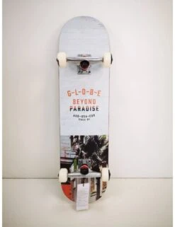 SKATEBOARD GLOBE BEYOND PARADISE 8"125